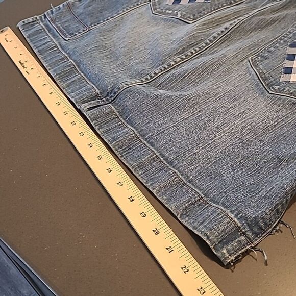 Old Navy jeans upcycle apron. Distressed edges - Picture 7 of 11